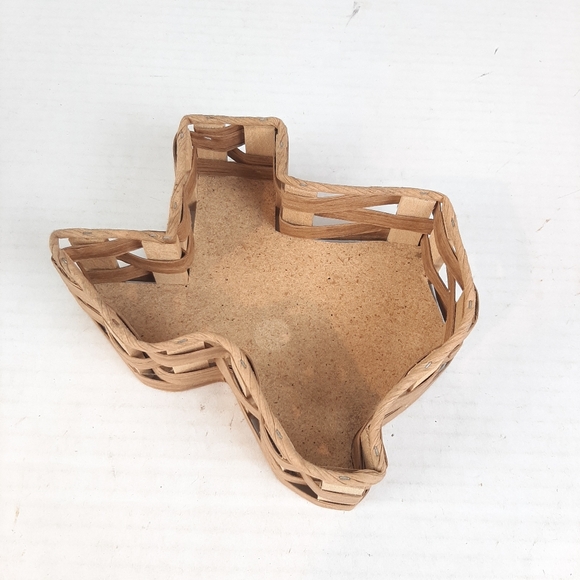 Other - 🛍Texas Shaped Woven Wooden Wicker Basket/Tray W Cork Bottom 7½" Wide 2¼" Deep